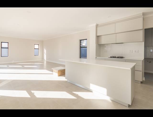4 BEDROOM FREEHOLD FOR SALE IN PARKLANDS NORTH